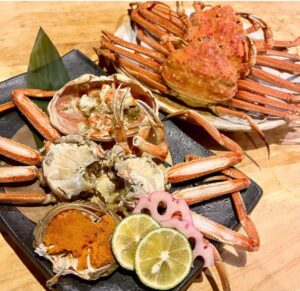 松葉ガニ解禁！今季も最高品質の松葉ガニをご用意。カニ三昧コースもご予約受付中です。